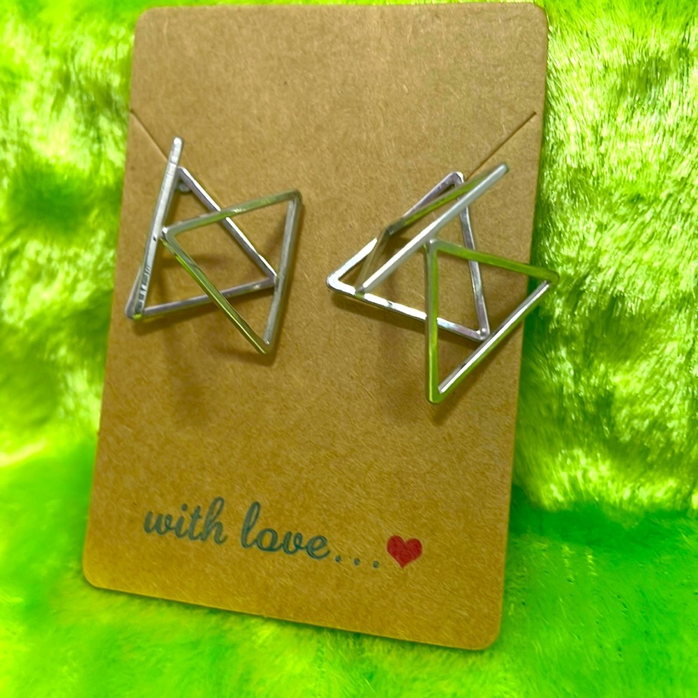 Stylish earrings